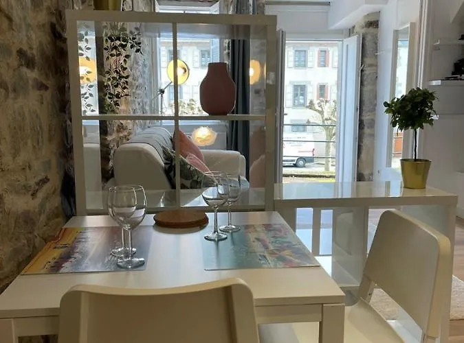 Apartman Hypercentre A 1 Mn Et Des Ports