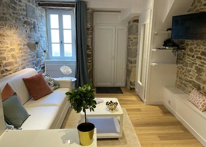 Hypercentre A 1 Mn Et Des Ports *