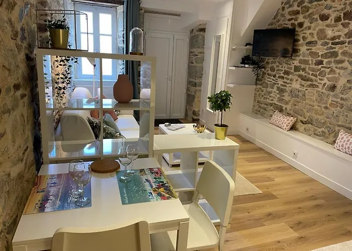 Hypercentre A 1 Mn Et Des Ports 格朗维尔